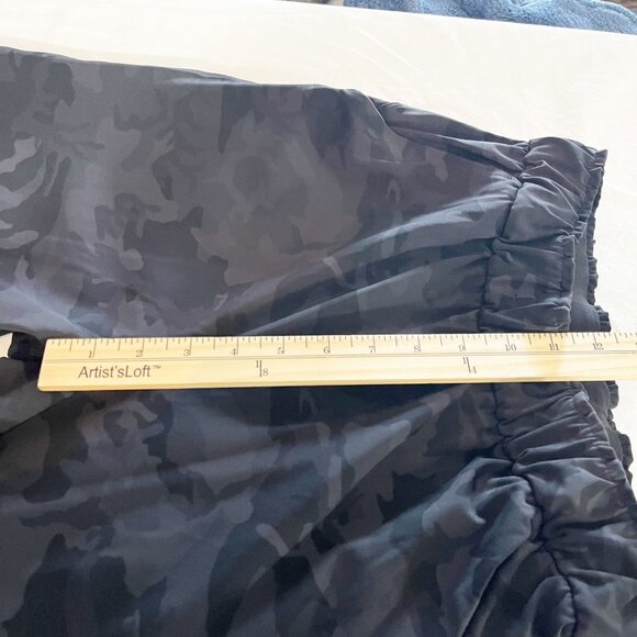 Lululemon Keep Moving High Rise Jogger Pants in Black Gray Camo - Size 4 - Picture 6 of 8